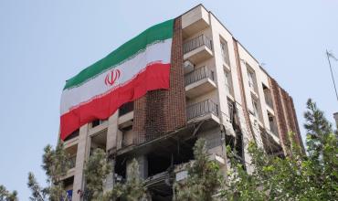 Renunció el director del Banco Central de Irán por el desplome de la moneda que desencadenó protestas sociales