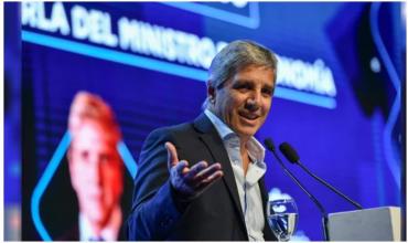 Mientras el mercado presiona para abrir el cepo, arranca un nuevo esquema cambiario