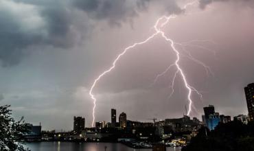 Hay alerta amarilla por tormentas en 9 provincias para hoy, miércoles 7 de enero de 2026