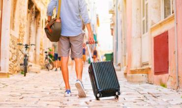 Cuáles son los requisitos y documentación para salir del país por tierra durante las vacaciones