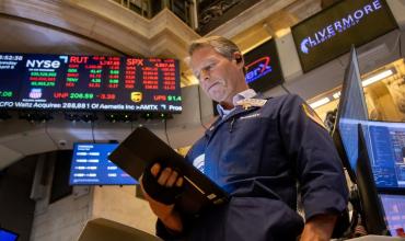 El riesgo país cayó a niveles de 2018 tras confirmarse que Argentina consiguió plata para pagar deuda