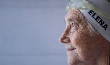A los 89 años ganó una medalla de oro en natación y reveló cuál es su secreto