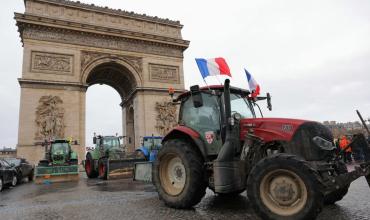 Tractorazo en París: los agricultores franceses bloquean la capital y exigen frenar el tratado con Mercosur
