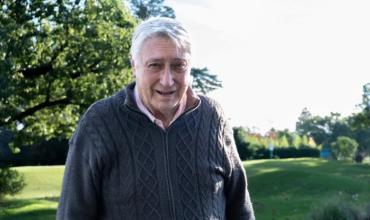 La conmovedora última salida al aire de Guillermo Salatino en Radio La Red: "Aquí andamos, tirando, tengo que operarme de la cadera"