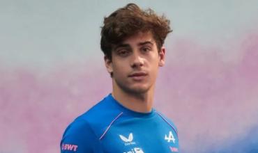 Con Colapinto como modelo, Alpine presentó la indumentaria oficial para la temporada 2026