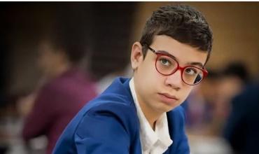 Faustino Oro brilla en un prestigioso torneo de ajedrez y genera el reconocimiento de Garry Kasparov