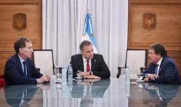 El Gobierno recibió a otro gobernador aliado y suma nuevos respaldos para la reforma laboral