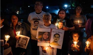 Crece la presión por la liberación de los presos políticos en Venezuela: más de 80 familias pasaron otra noche fuera del penal El Rodeo I