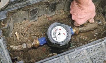 Vecinos del barrio Municipal denunciaron el robo de medidores de agua