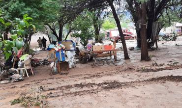 San Blas de los Sauces: la creciente arrasó con gran cantidad de agua, lodo y escombros que produjo importantes daños en Las Talas y otras localidades