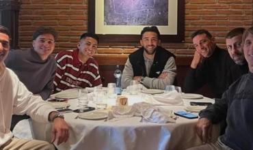 Lionel Scaloni sigue su gira previa al Mundial 2026 y almorzó con Julián Alvarez, Nico González, Almada y Musso: ¿qué pasó con Giuliano Simeone y Molina?