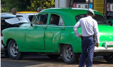 El régimen cubano enfrenta un colapso inminente por la falta de combustible