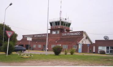 Allanaron un hangar para identificar a los pasajeros de los vuelos a la mansión de Pilar