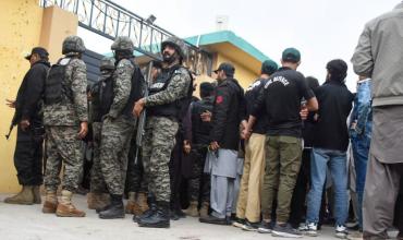 Atentado suicida en una mezquita de Islamabad: al menos 31 personas murieron y 169 resultaron heridas