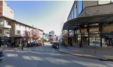 Mataron a puñaladas a un hombre en el centro de Bariloche: hay dos jóvenes detenidos por el asesinato