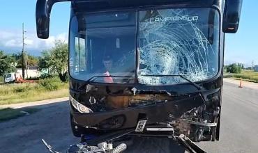 Murió el joven de 23 años tras chocar con un colectivo en Ruta 38