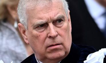 Otro mensaje compromete al expríncipe Andrés: su invitación a Buckingham para Epstein y “una rumana muy linda”