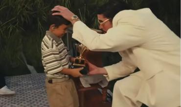 Quién es el nene argentino que recibió el Grammy de Bad Bunny en el Super Bowl