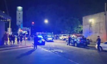 Tensión en Santa Fe: policías hicieron una protesta salarial y se enfrentaron con otros efectivos