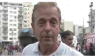 ¡Tensión! Un cronista de A24 fue increpado por manifestantes en el Congreso: "Cobarde"