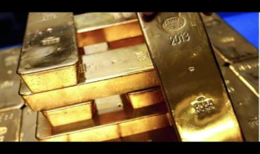 Tiró una lata a la basura y después se percató de que eran sus ahorros en oro