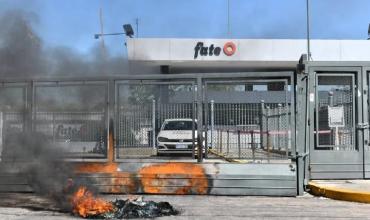 Ordenan desalojar a los trabajadores de Fate tras la conciliación obligatoria y el sindicato amenaza con quedarse