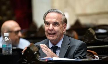 Pichetto cruzó al Gobierno: “Juega con la vida de los trabajadores”