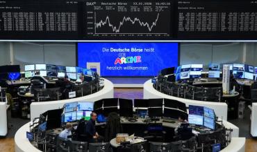 Las bolsas europeas tocan mínimos de dos semanas mientras suben el petróleo y el oro en medio del conflicto entre EEUU e Irán