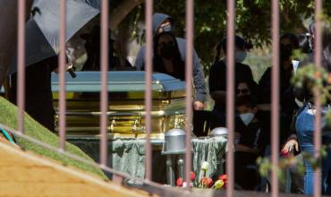 Una ruta secreta, autos blindados y el ataúd dorado: así fue el exclusivo funeral de “El Mencho” en México