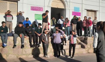 Padres toman el Colegio Provincial de Anjullón y reclaman la finalización del edificio nuevo
