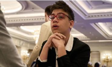 Faustino Oro tuvo una jornada memorable y este jueves puede convertirse en el gran maestro más joven en la historia del ajedrez