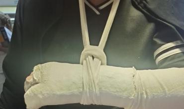 Intento de robo y ataque con arma blanca dejó a un joven herido en la capital riojana