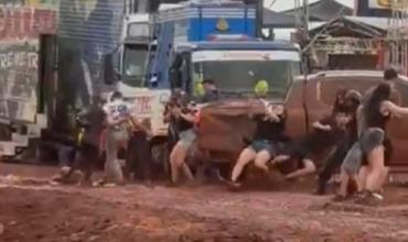 Una camioneta perdió el control en un trompódromo y atropelló a espectadores en Misiones