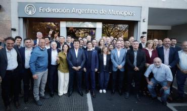 En medio de su interna, el peronismo bonaerense piensa en el 2027 y discute repetir la estrategia de desdoblar