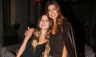 En tapado de cuero y jeans rotos, Juliana Awada sorprendió con Antonia Macri en una cena de mujeres