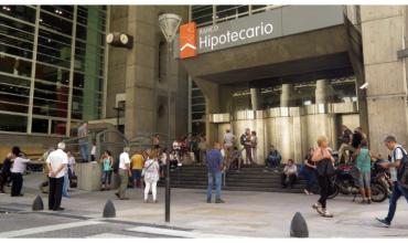 Bancarios acuerdan aumento del 2,9% y el sueldo básico supera los $2.180.000