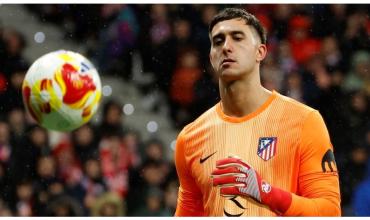 Juan Musso la rompe en Atlético de Madrid y pone al rojo vivo la pelea por ser el arquero suplente de Dibu Martínez en el Mundial