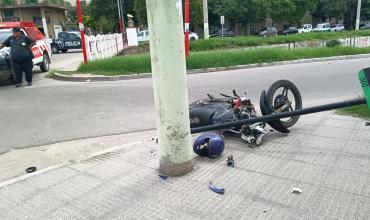 Motociclista resultó gravemente herido tras un choque en avenida Los Caudillos