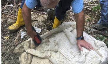 Impactante descubrimiento en Italia: encontraron una tumba del siglo I con escenas de gladiadores