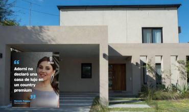 La diputada Marcela Pagano denunció que Manuel Adorni tiene una vivienda en un country sin declarar