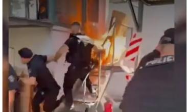 Un  trabajador se prendió fuego porque no le pagan el sueldo hace meses