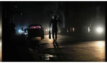 Una red eléctrica obsoleta y el bloqueo petrolero hunden a Cuba en un nuevo apagón nacional
