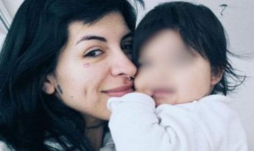 Qué es la “Ley Cazzu”: la propuesta en México que busca que los padres cumplan sus responsabilidades