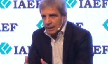 Caputo sale a buscar divisas con un nuevo bono en dólares hasta el 2028 y más privatizaciones