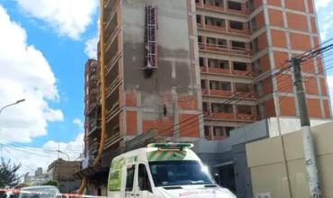 Colapsó un andamio en una obra en Tandil y hay dos obreros heridos de gravedad