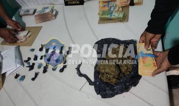 Importante operativo antidroga en Chamical: detuvieron a un joven y secuestraron droga, dinero y vehículos