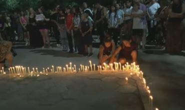 Con velas y carteles: despidieron al alumno de 13 años que fue asesinado por un compañero en Santa Fe