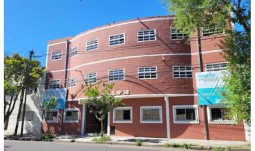 Adolescente de 14 años sufrió múltiples fracturas tras una brutal golpiza en una escuela de Mar del Plata