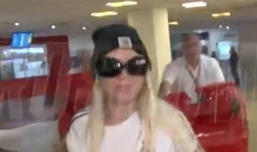 Wanda Nara volvió al país tras su viaje por Europa y Asia: 18 valijas y una llamativa actitud con la prensa
