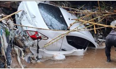 “Murieron abrazados”: la historia de la pareja que quedó atrapada en el auto durante el temporal en Tucumán